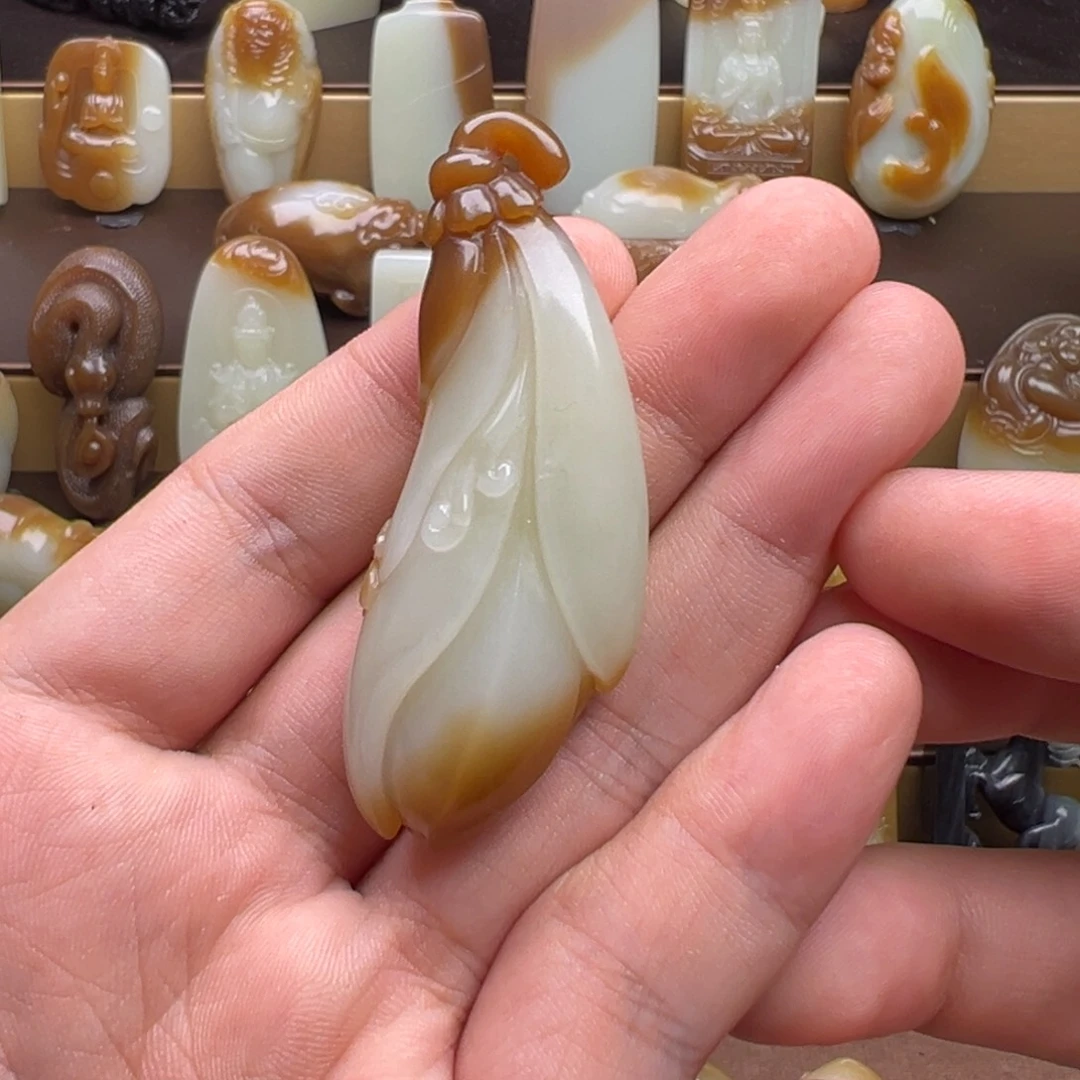 和田玉（糖玉）未镶嵌颈饰