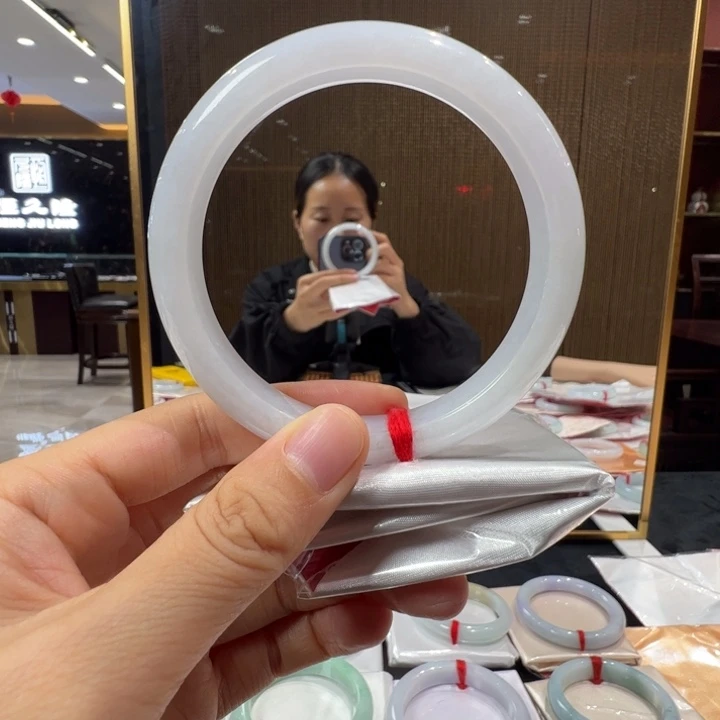 翡翠未镶嵌手镯白月光65