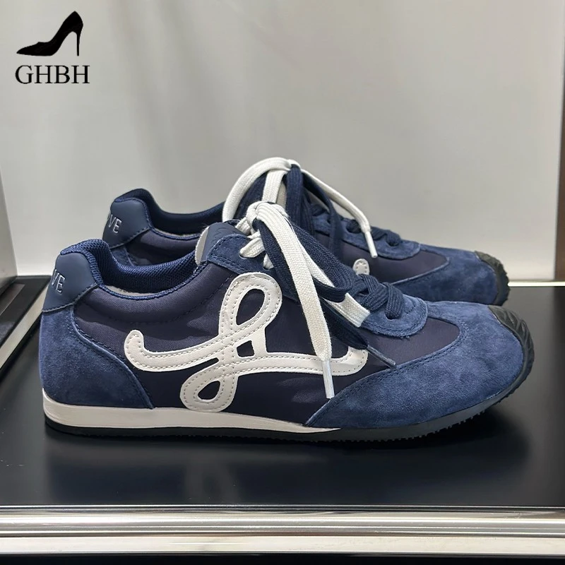 内增高歪头小众德训鞋女新款户外徒步运动休闲网球鞋阿甘鞋训