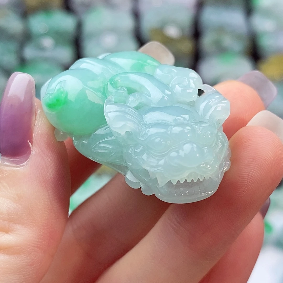 颈饰未镶嵌翡翠天然