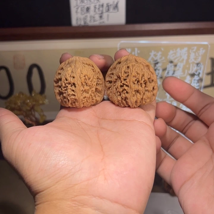 文玩核桃把件40.4南疆有黄