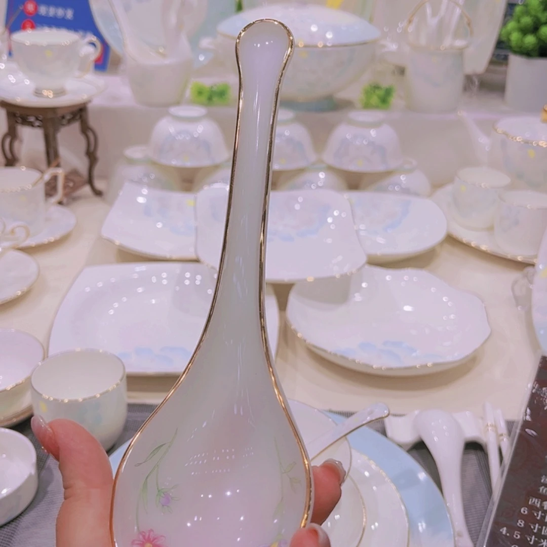 【闪购商品】瓷幸福花语大汤勺1个