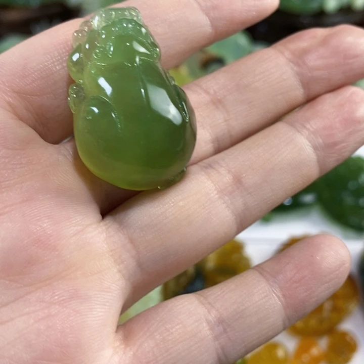 未镶嵌岫玉挂件吊坠
