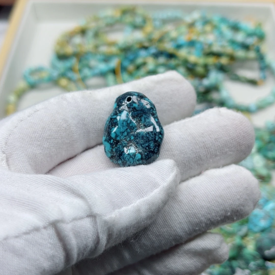 绿松石未镶嵌挂件