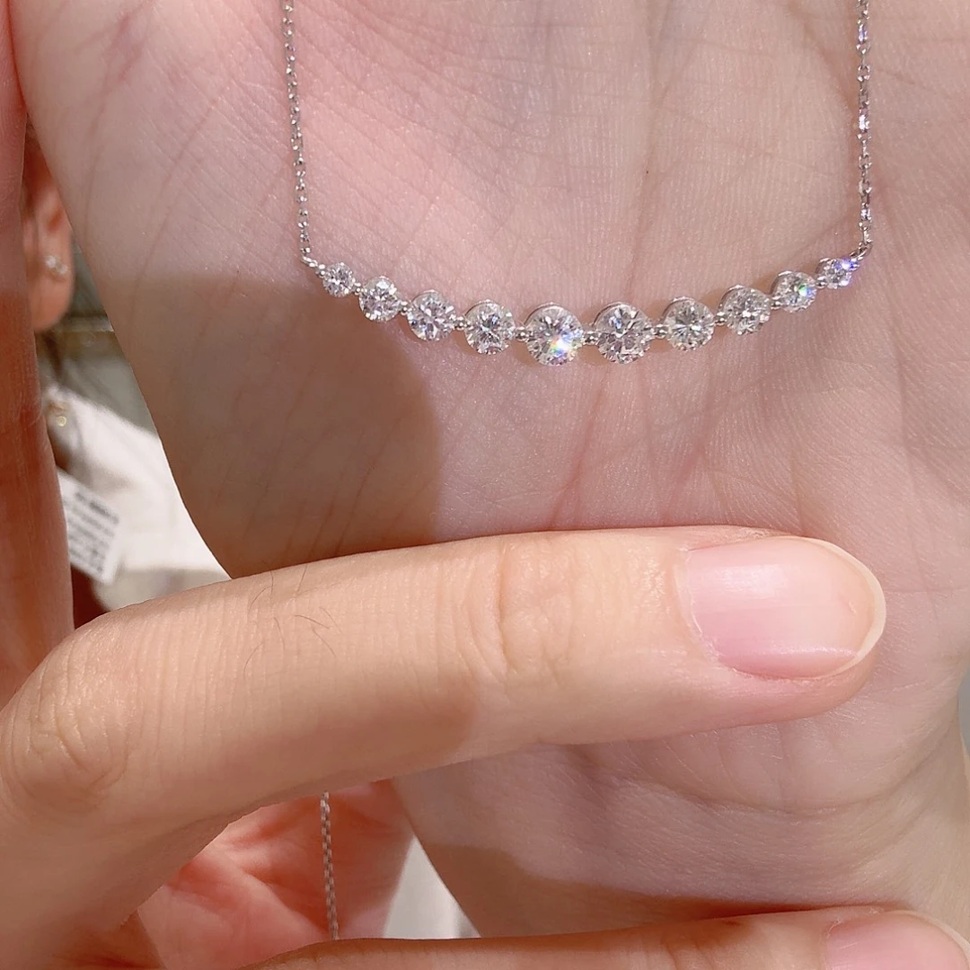 妙***屋18K金镶嵌颈饰实验室培育钻石闪钻微笑项链k白