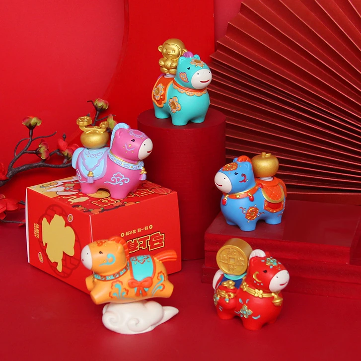 2026马年招财盲盒马年吉祥物礼盒套装车载小摆件公司年会礼品logo