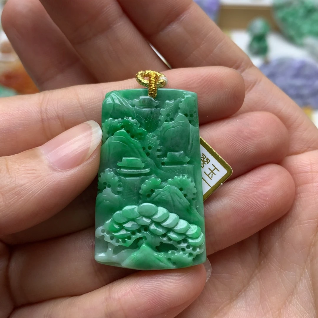 翡翠未镶嵌颈饰朦*翡翠