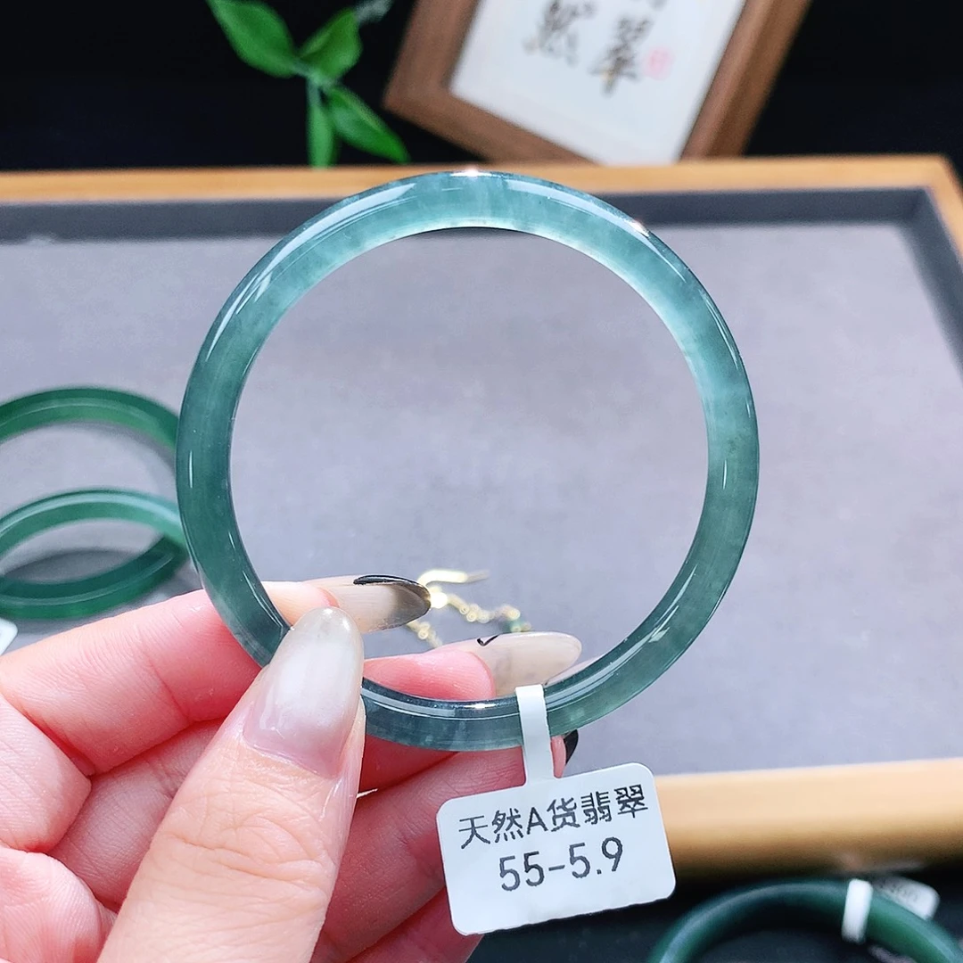 翡翠手镯（圆镯）未镶嵌