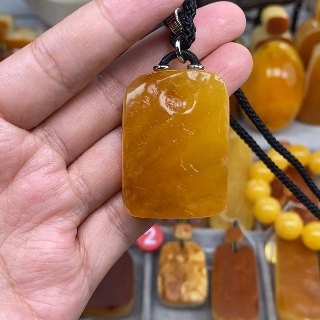 琥珀未镶嵌珠宝奇石