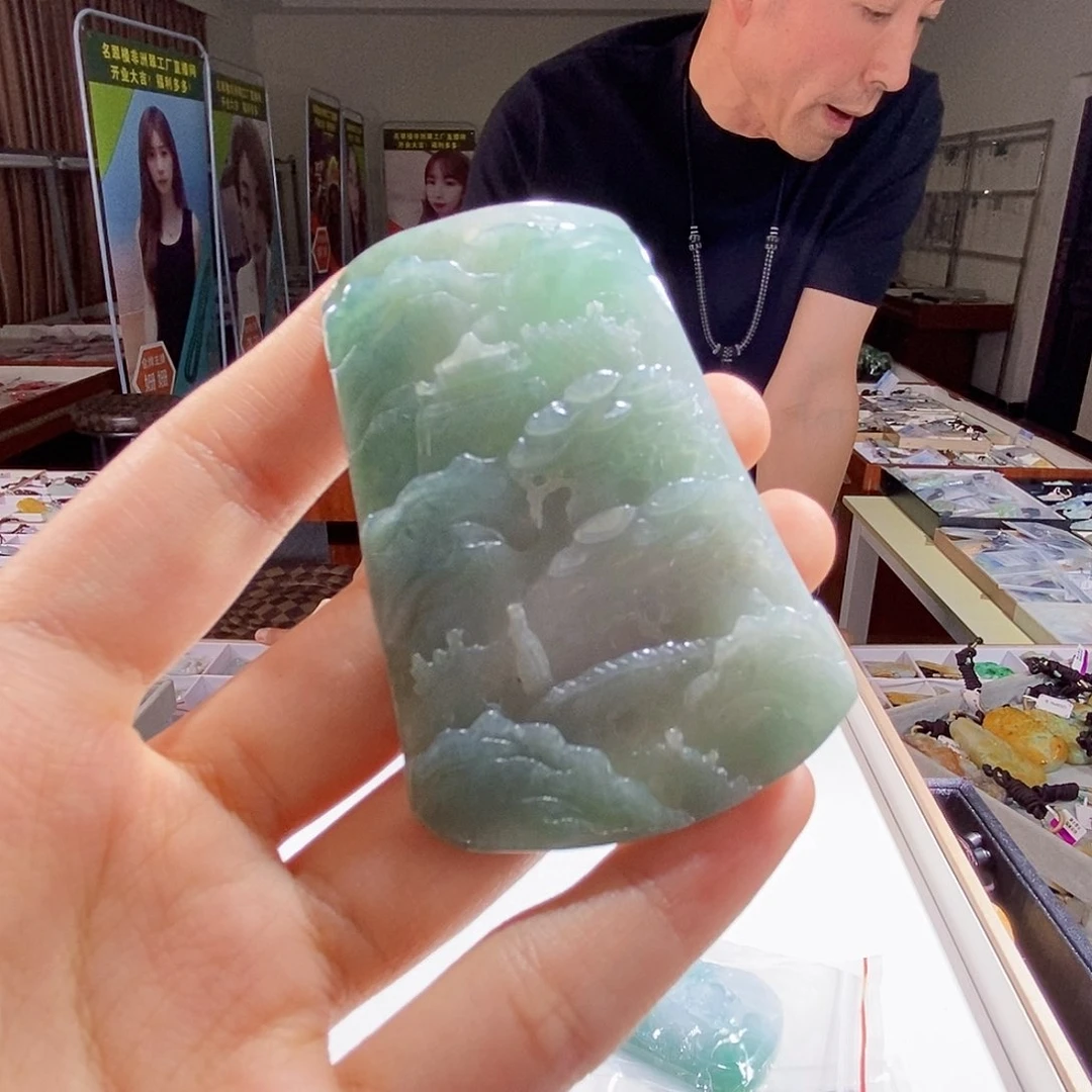 翡翠未镶嵌颈饰翡翠