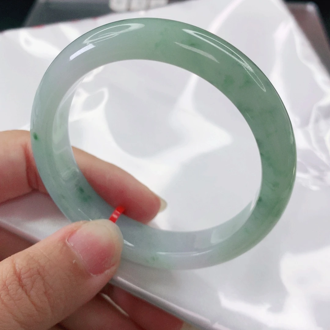 翡翠未镶嵌手镯正圈53