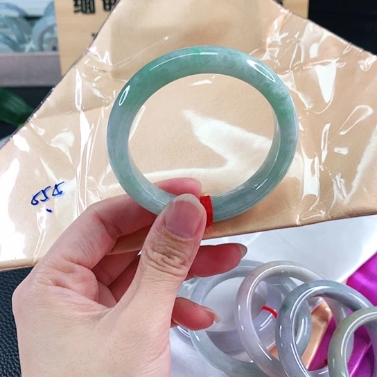 翡翠手镯未镶嵌55.5圈