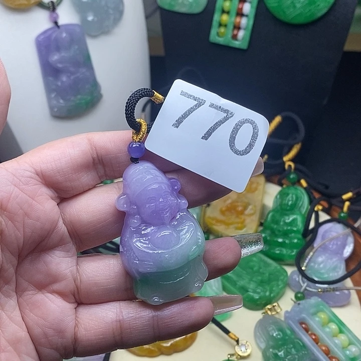翡翠未镶嵌吊坠(赠链)