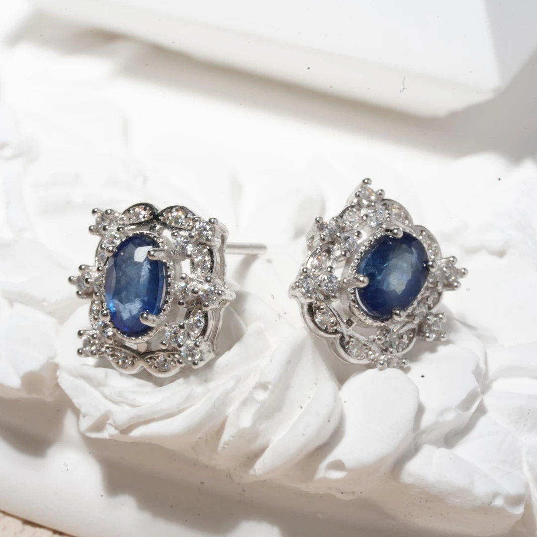 JSLBE0238-蓝宝石耳钉（60分左右*2颗）