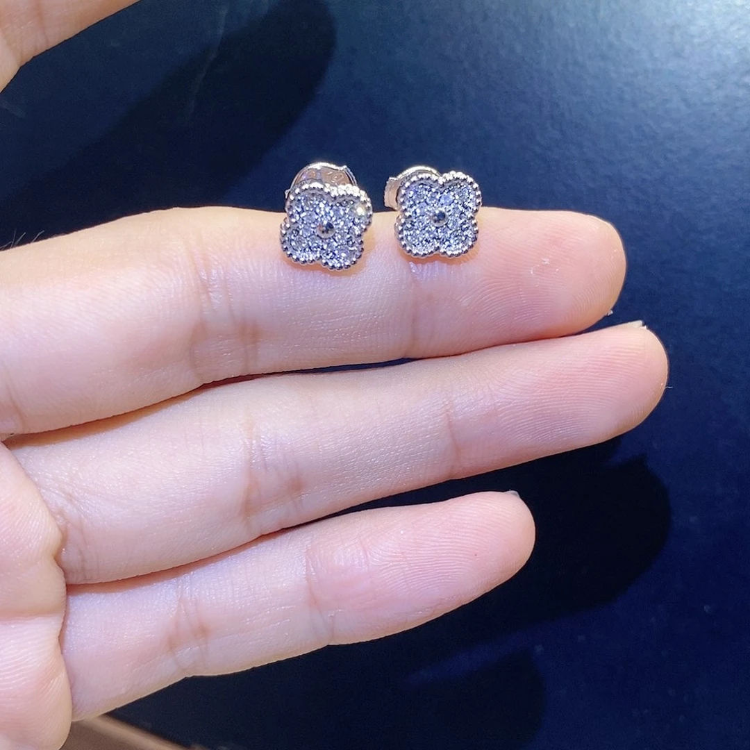 耳饰18K金镶嵌钻石满钻小四叶草耳针k白