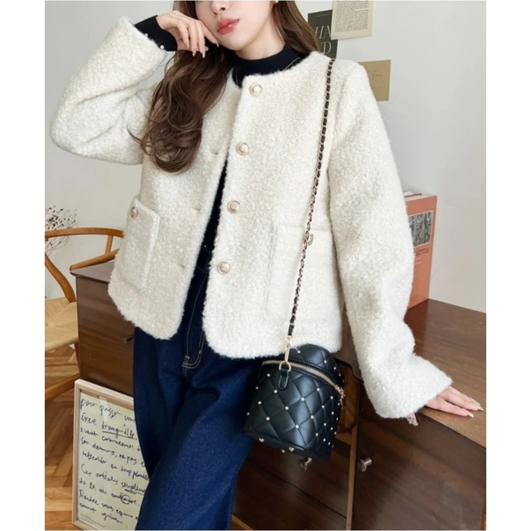 【DD外贸】 秋季新款 M 气质甜美圆领单排扣简约毛绒短外套