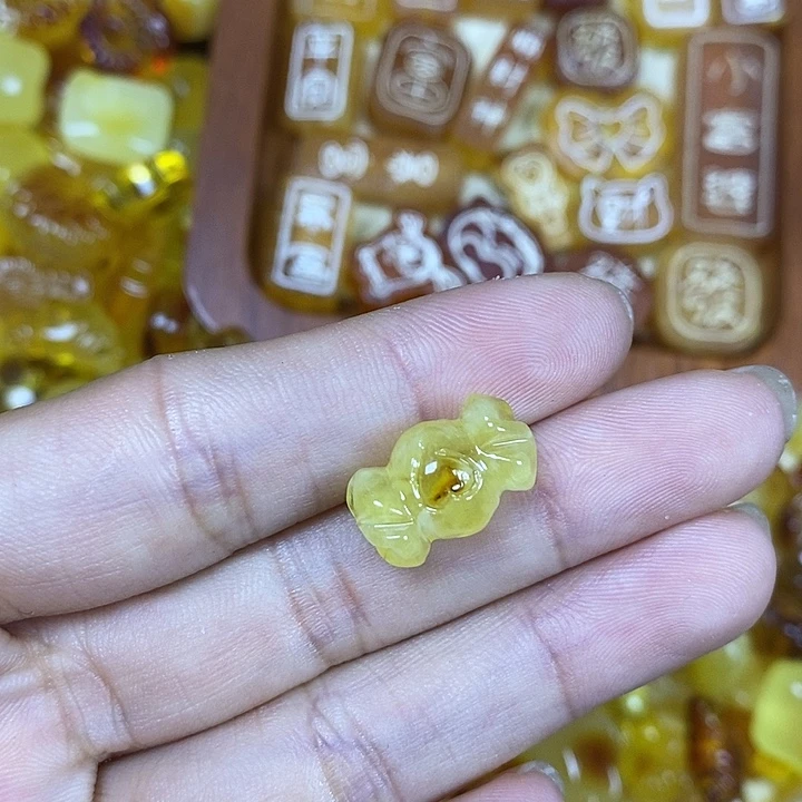 吊坠橄榄核糖果86