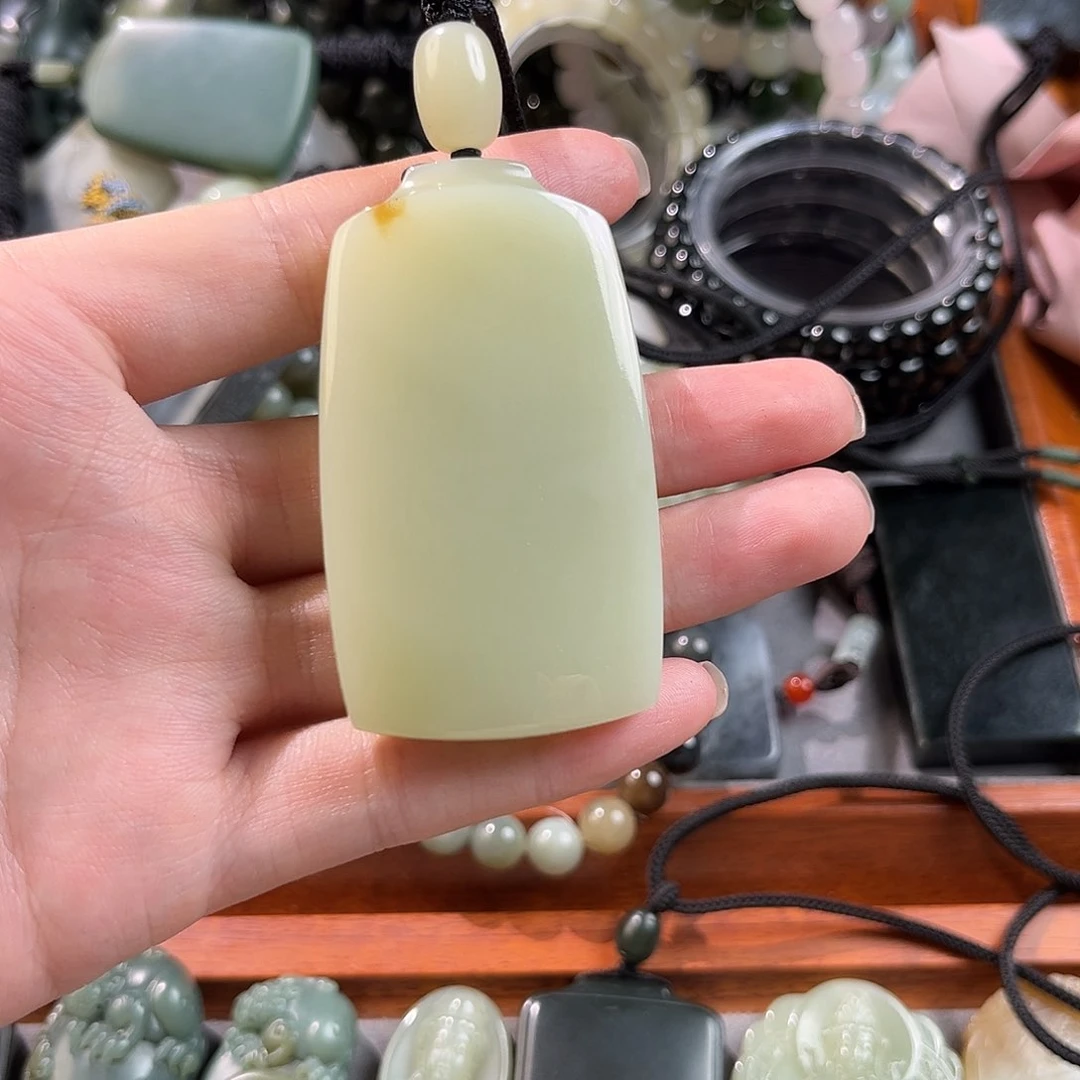 和田玉未镶嵌挂件