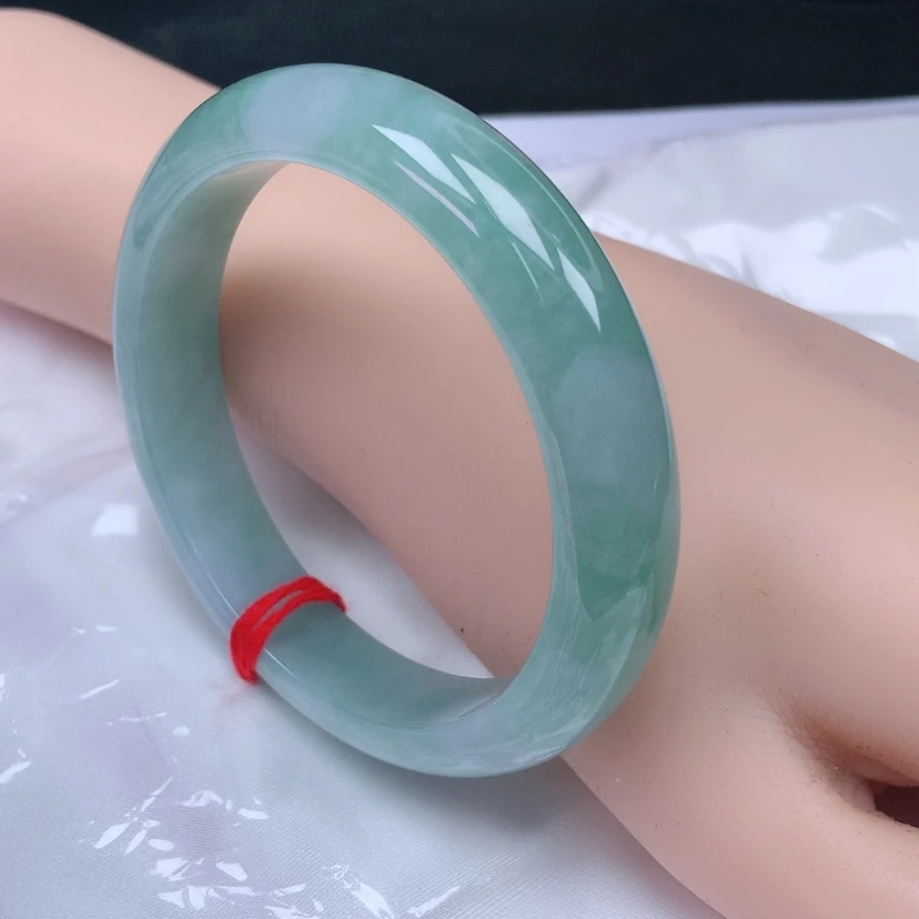 【闪购商品】翡翠手镯未镶嵌夏*星，