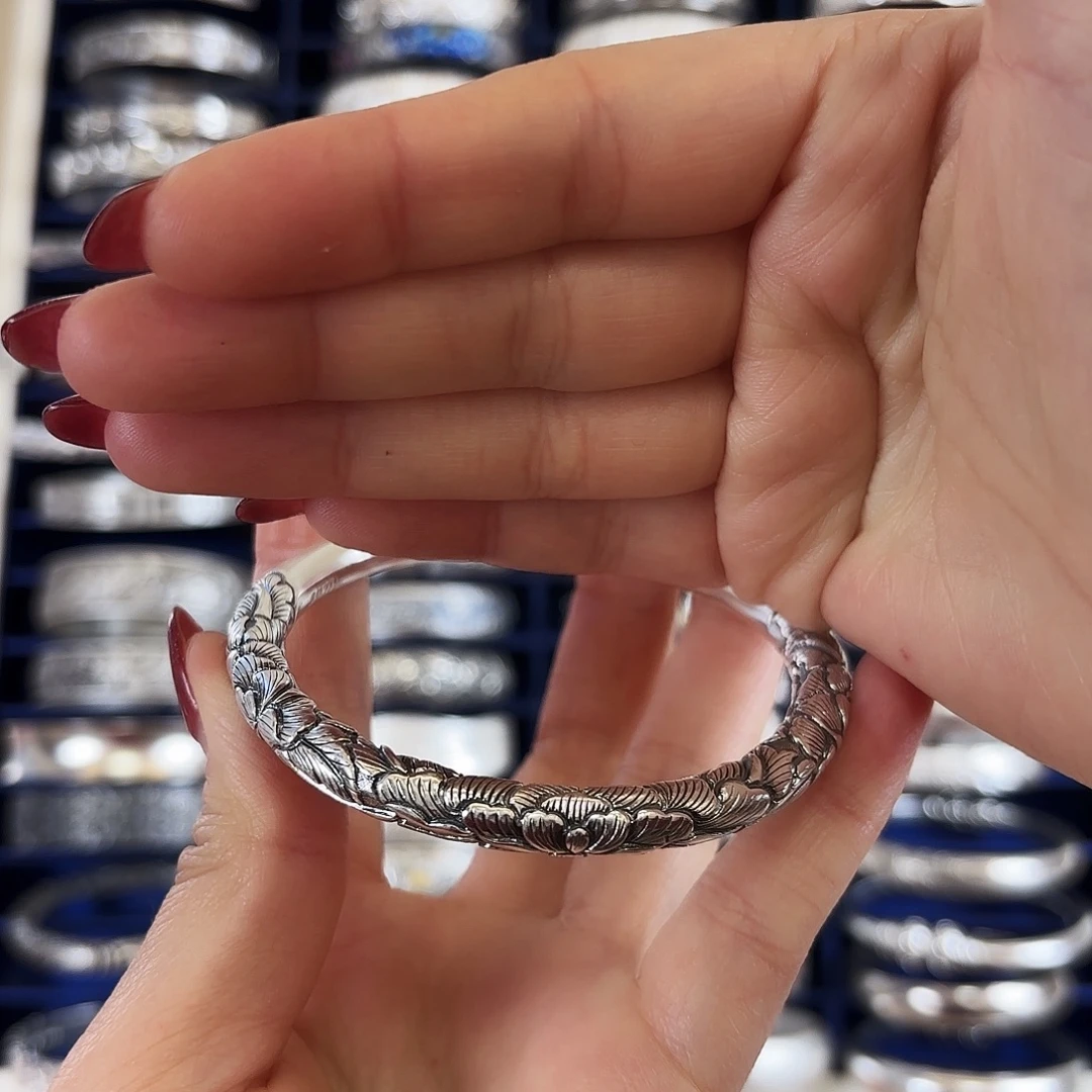 吊坠足银圆形牡丹银手镯70克