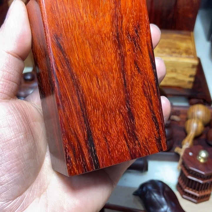 檀香紫檀（小叶紫檀）神**众