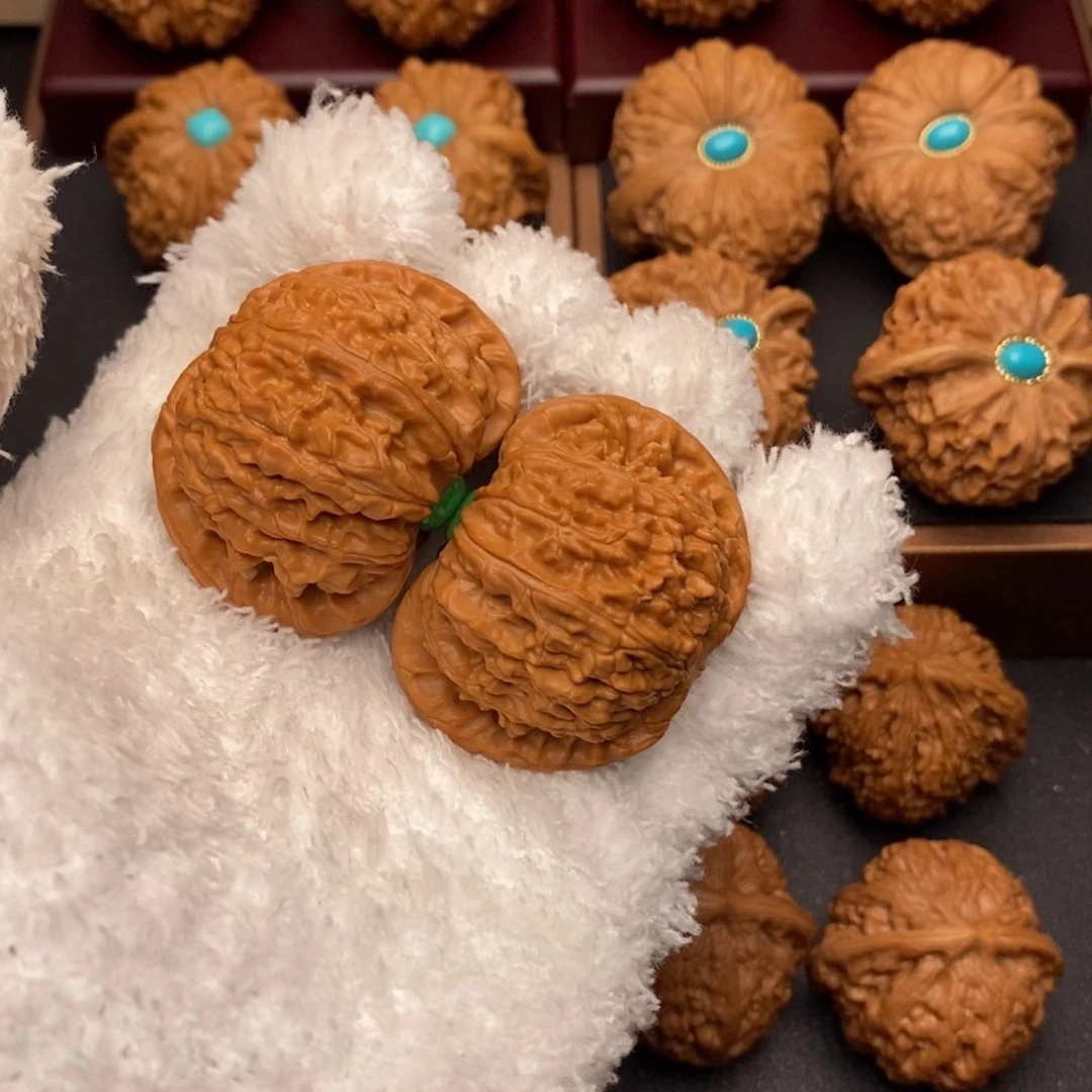 文玩核桃把件六*儿白狮子