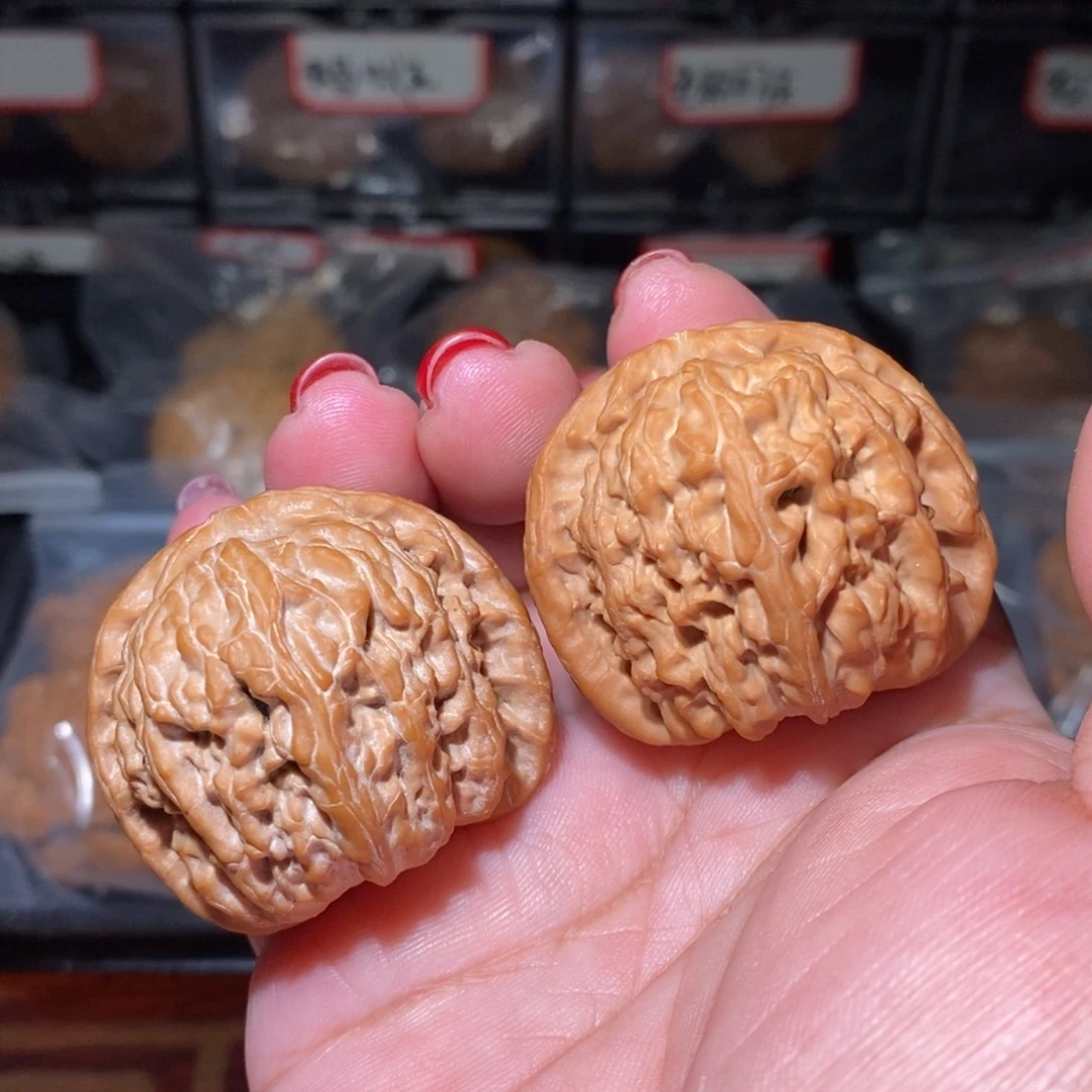 文玩核桃把件球白