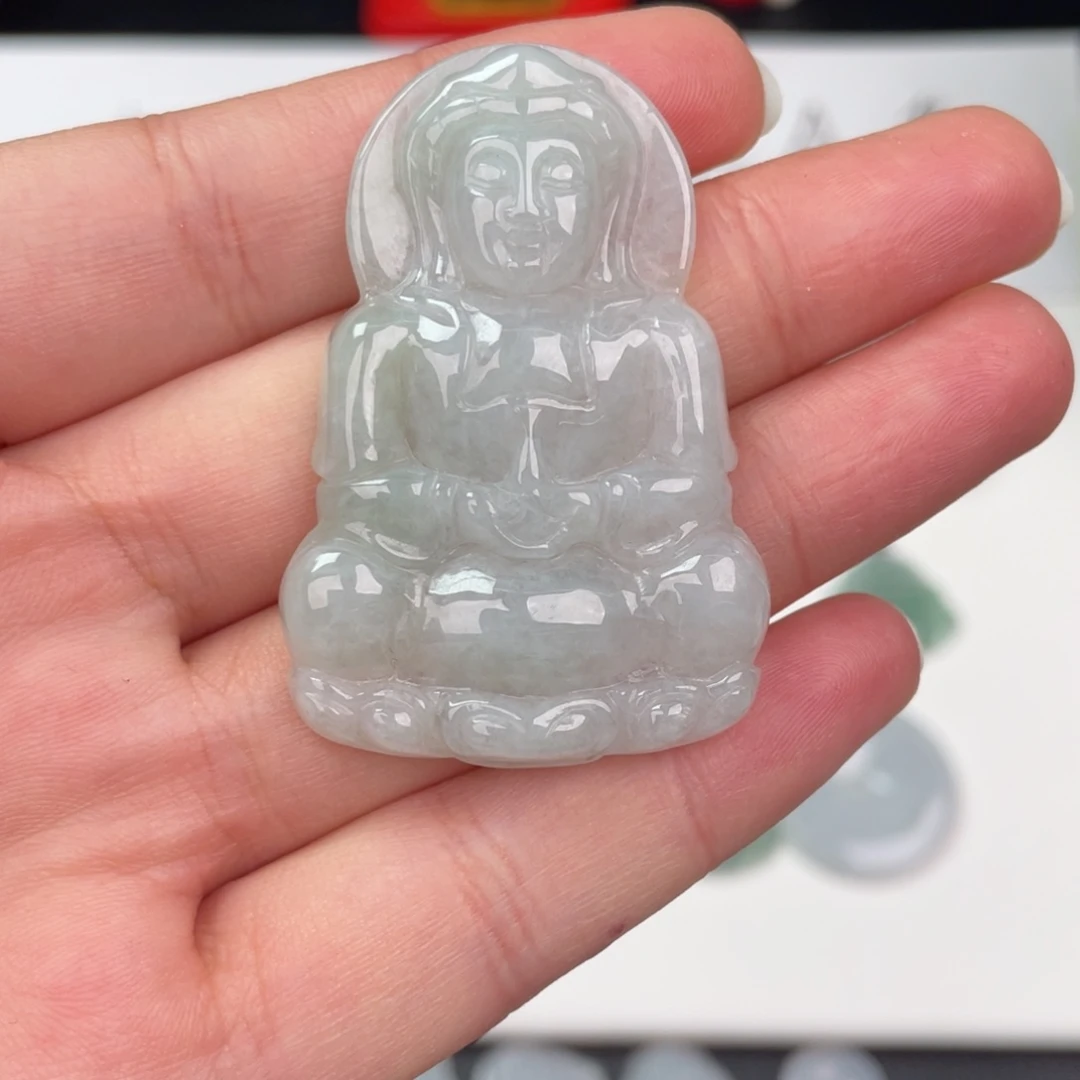 翡翠未镶嵌颈饰观音包容心