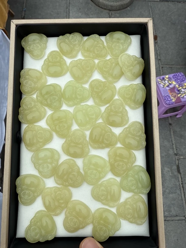 和田玉新疆黄口佛公多样性发货拍一发一