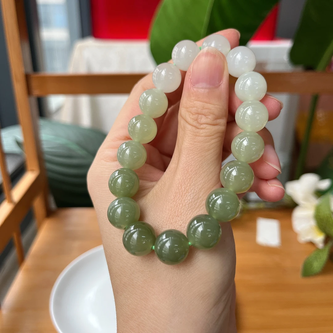 【珠宝厂长】约12mm和田玉渐变单圈手串