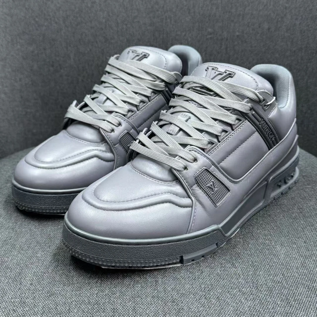 全新未使用 LouisVuitton/路易威登 新款太空灰配色trainer奢鞋