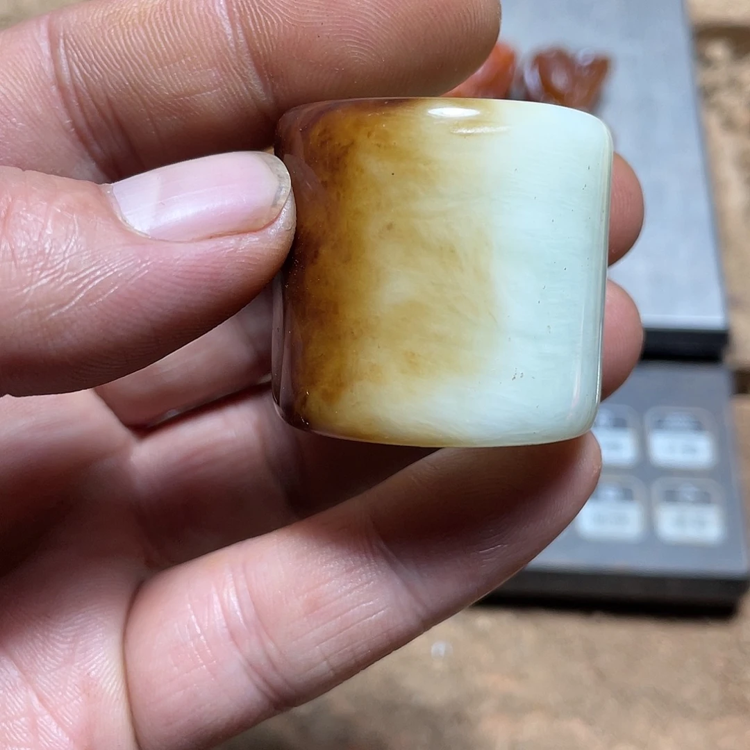 和田玉（糖玉）未镶嵌颈饰