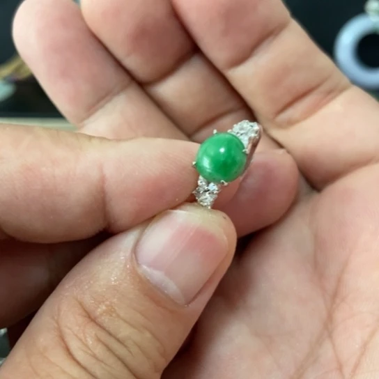 翡翠戒指银S925镶嵌有纹缅绿