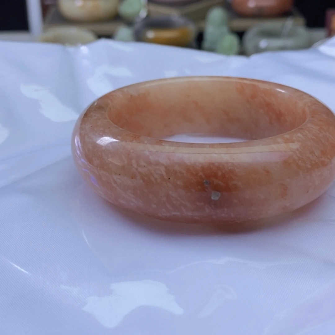 【闪购商品】未镶嵌手镯石英岩玉