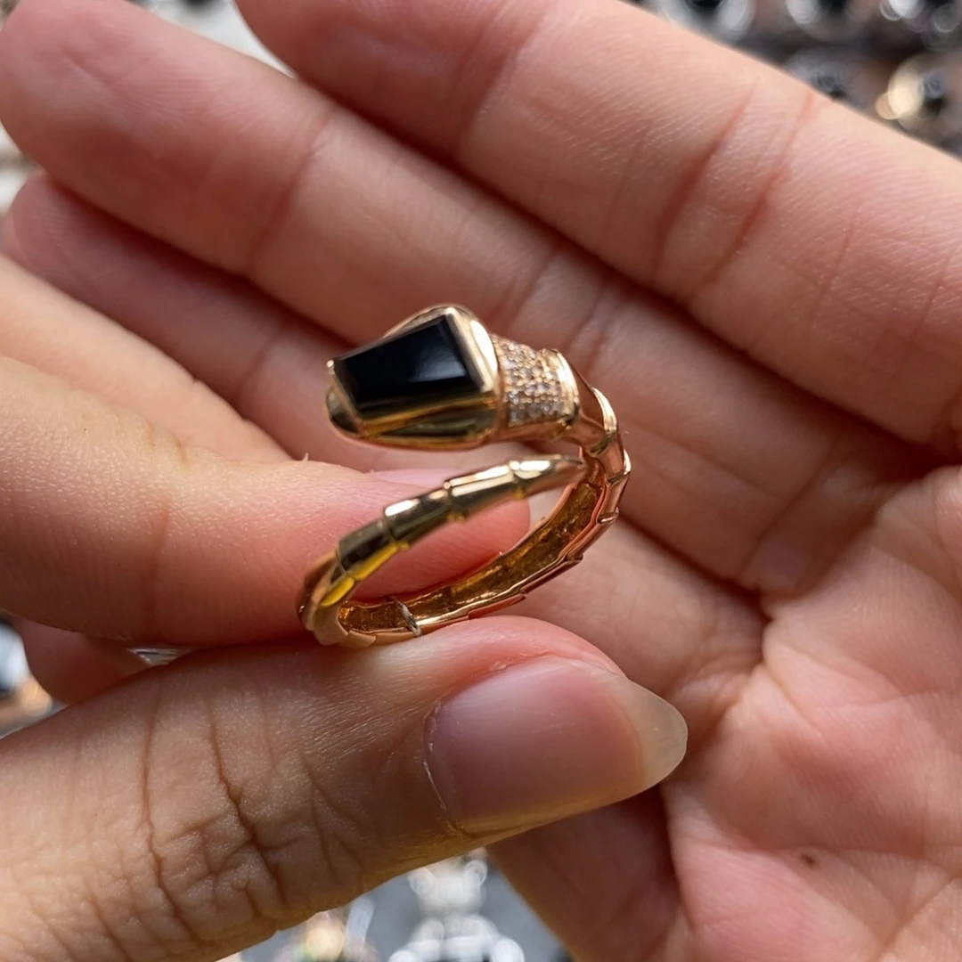 18K金镶嵌戒指翡翠墨翠