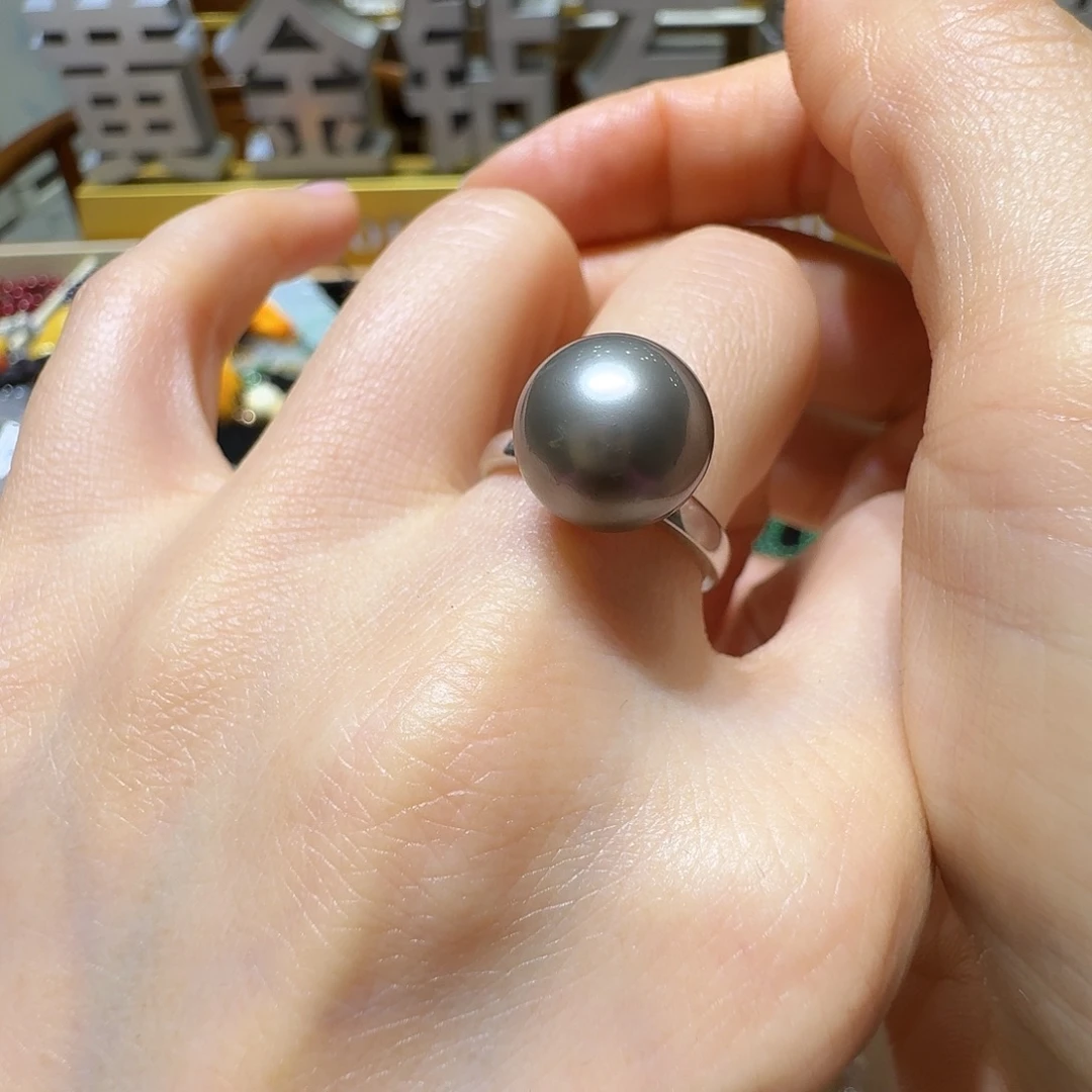 18K金镶嵌海水珍珠戒指