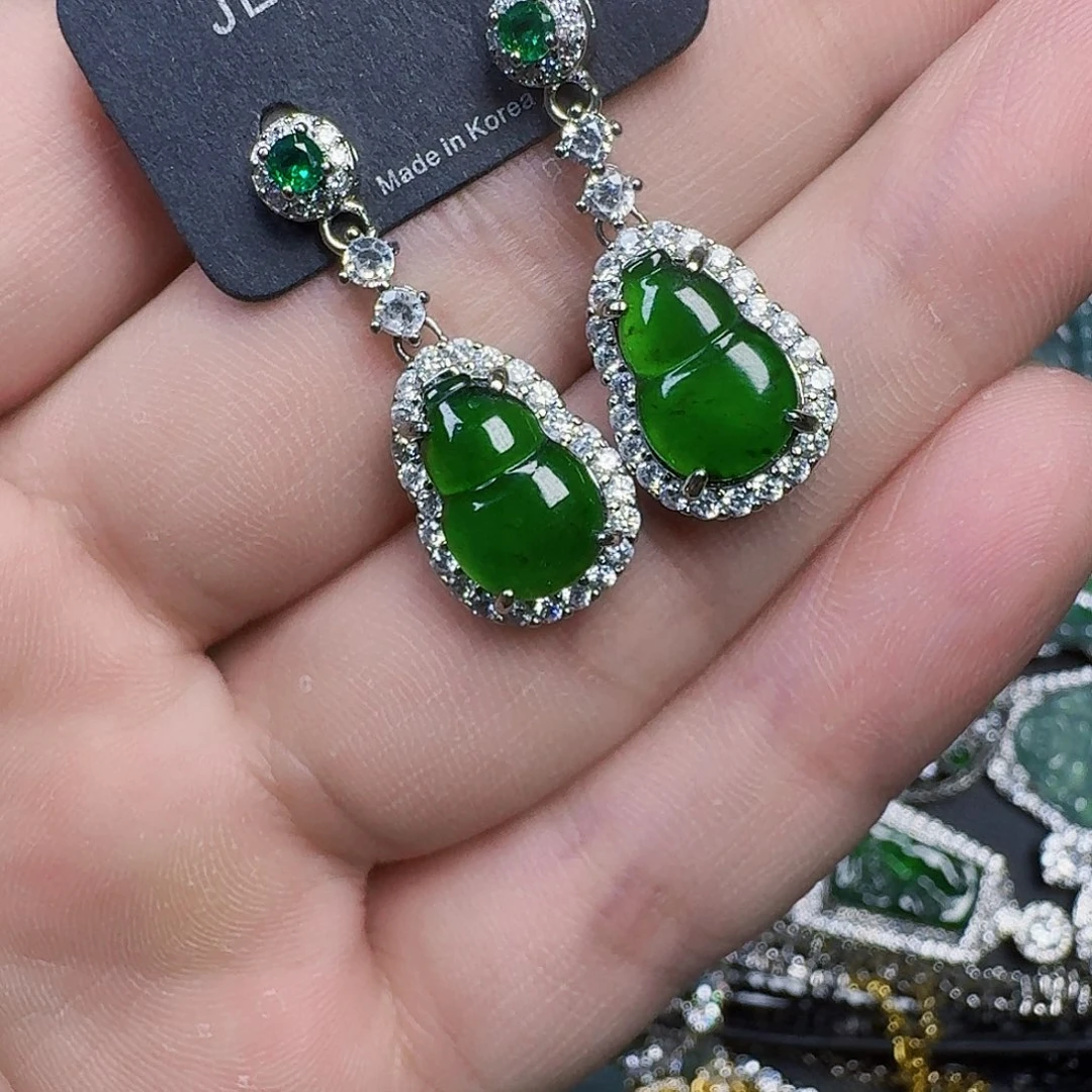 翡翠未镶嵌颈饰天然A货翡翠放漏