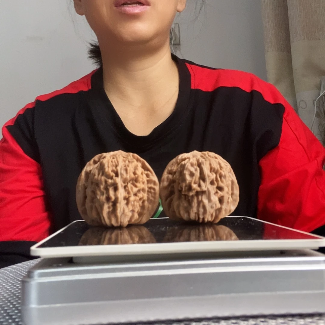 宇***助吊坠文玩核桃娄子