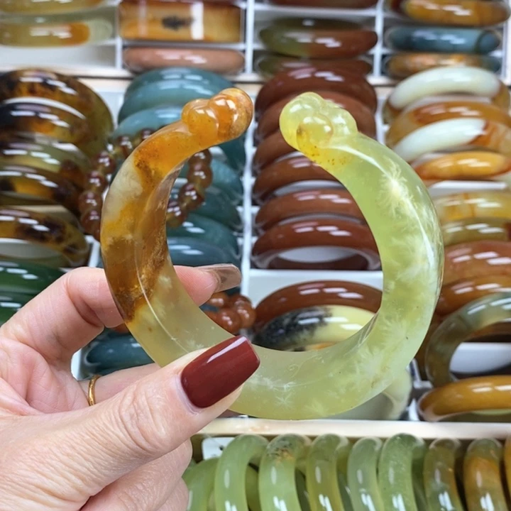 蛇纹石玉手镯未镶嵌60