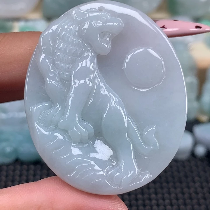 颈饰未镶嵌翡翠虎