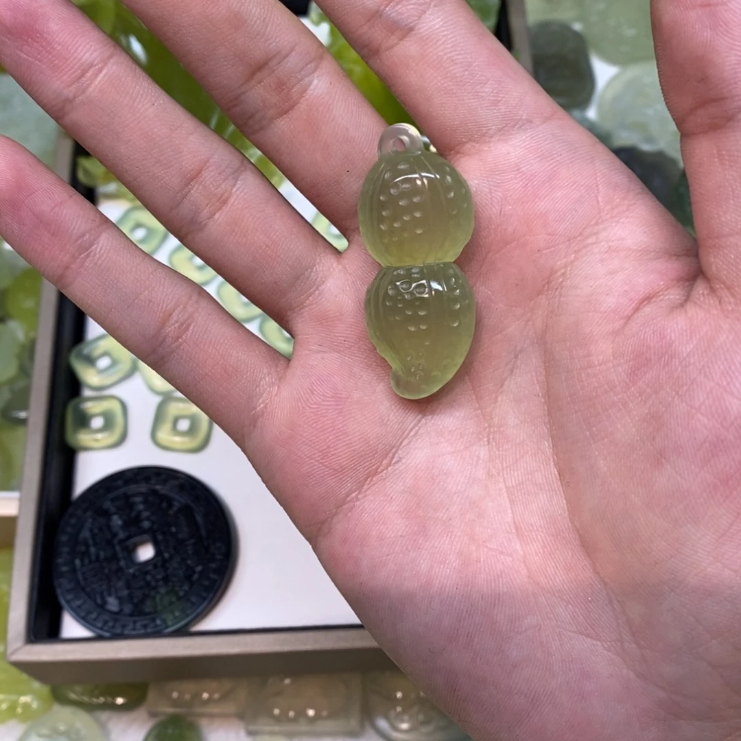 岫玉未镶嵌吊坠(不含链)