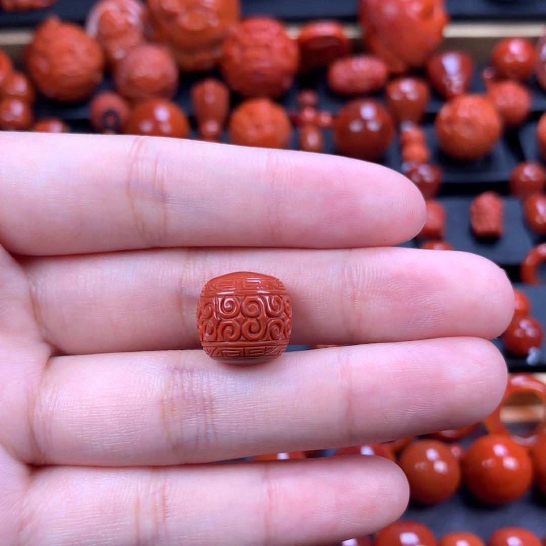 未镶嵌回纹老型13.5mm南红玛瑙瑞**?