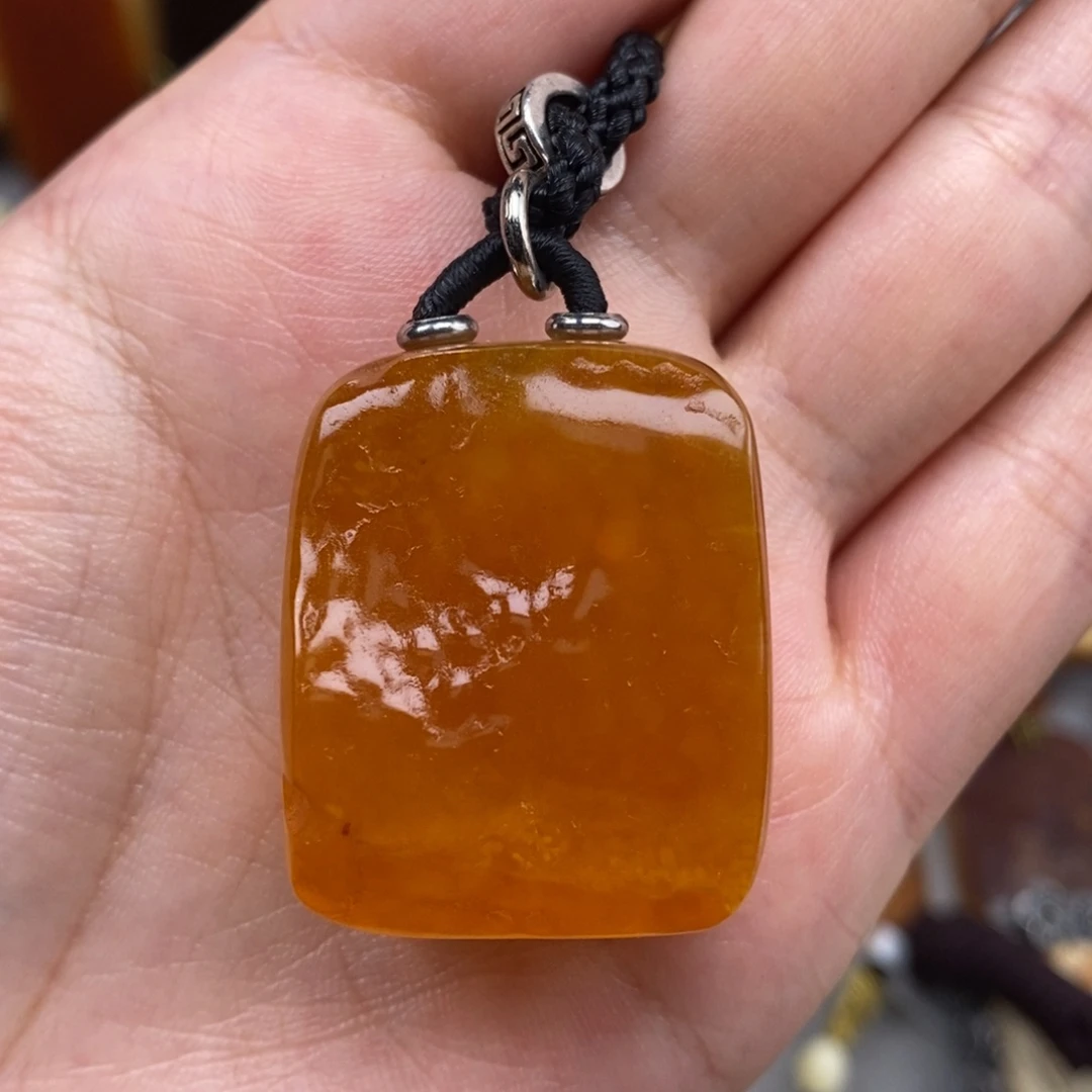 未镶嵌吊坠(赠链)琥珀