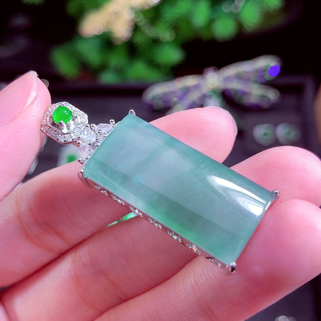 颈饰未镶嵌翡翠天然