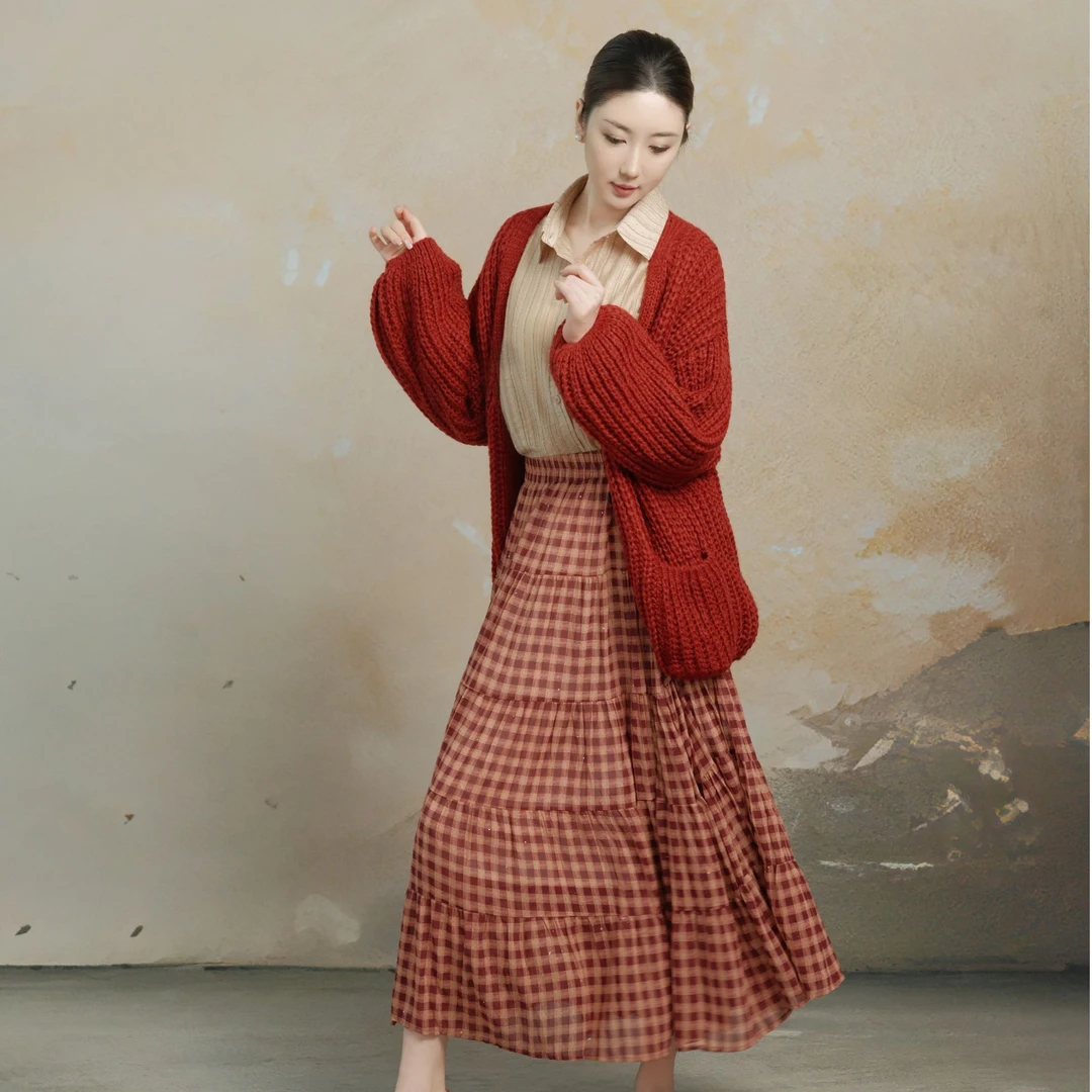 复古慵懒风半身裙+长袖极简风衬衫红色毛衣外搭