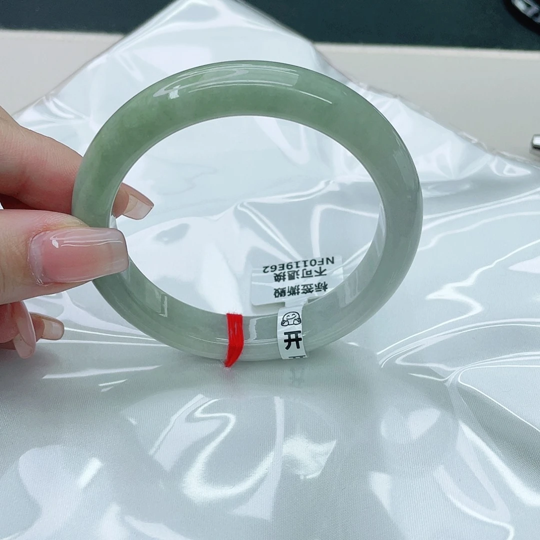翡翠手镯未镶嵌正59.5