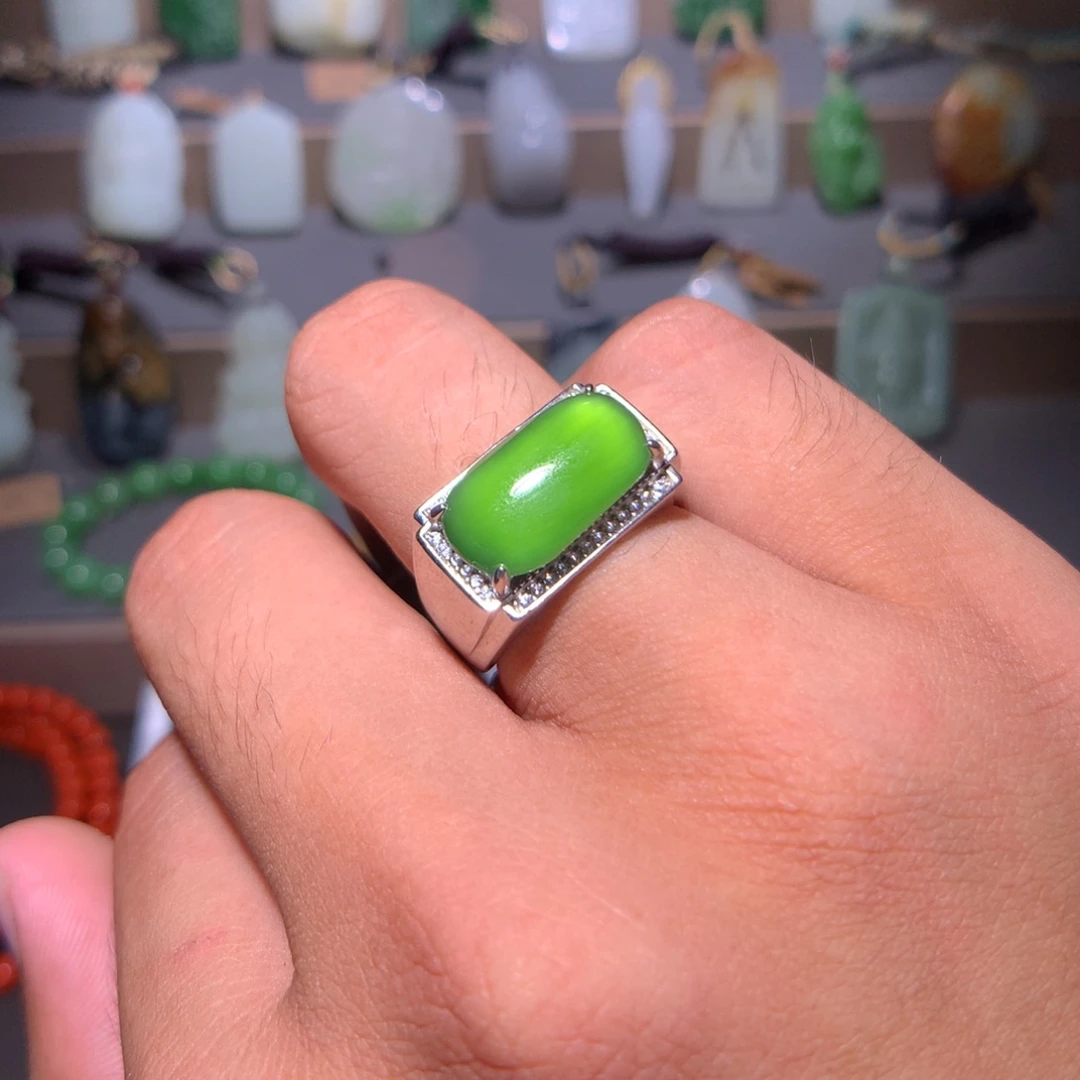 熙***。颈饰银S925镶嵌和田玉