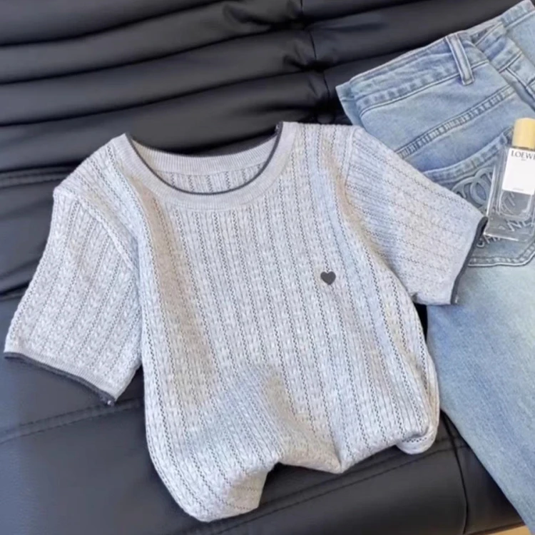 灰色正肩针织衫短袖t恤女2025夏季新款撞色圆领爱心刺绣短款上衣