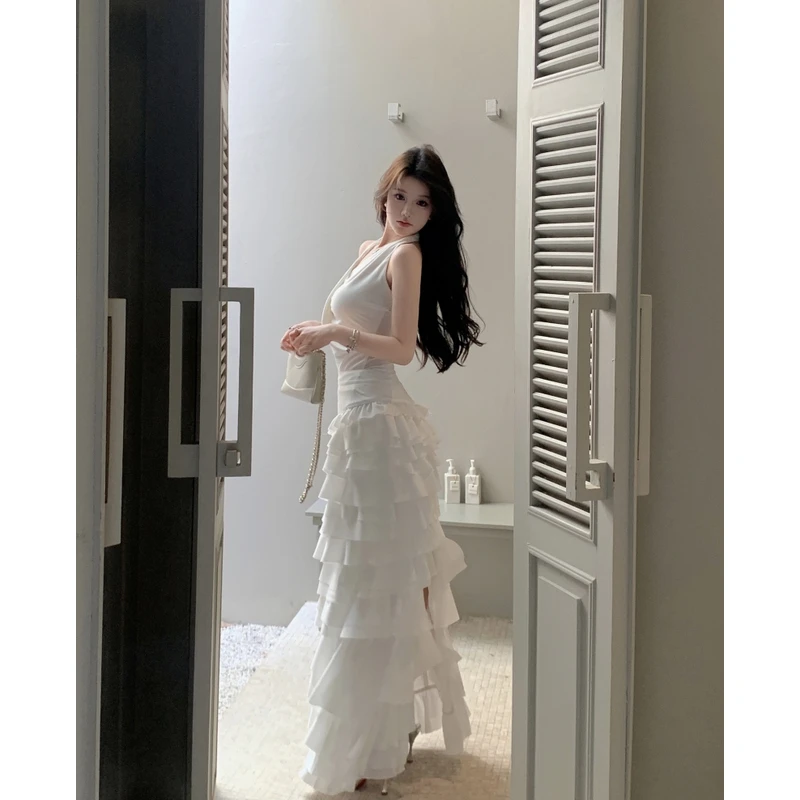 法式绝美气质套装女白色挂脖露背小上衣收腰显瘦开叉蛋糕半身长裙