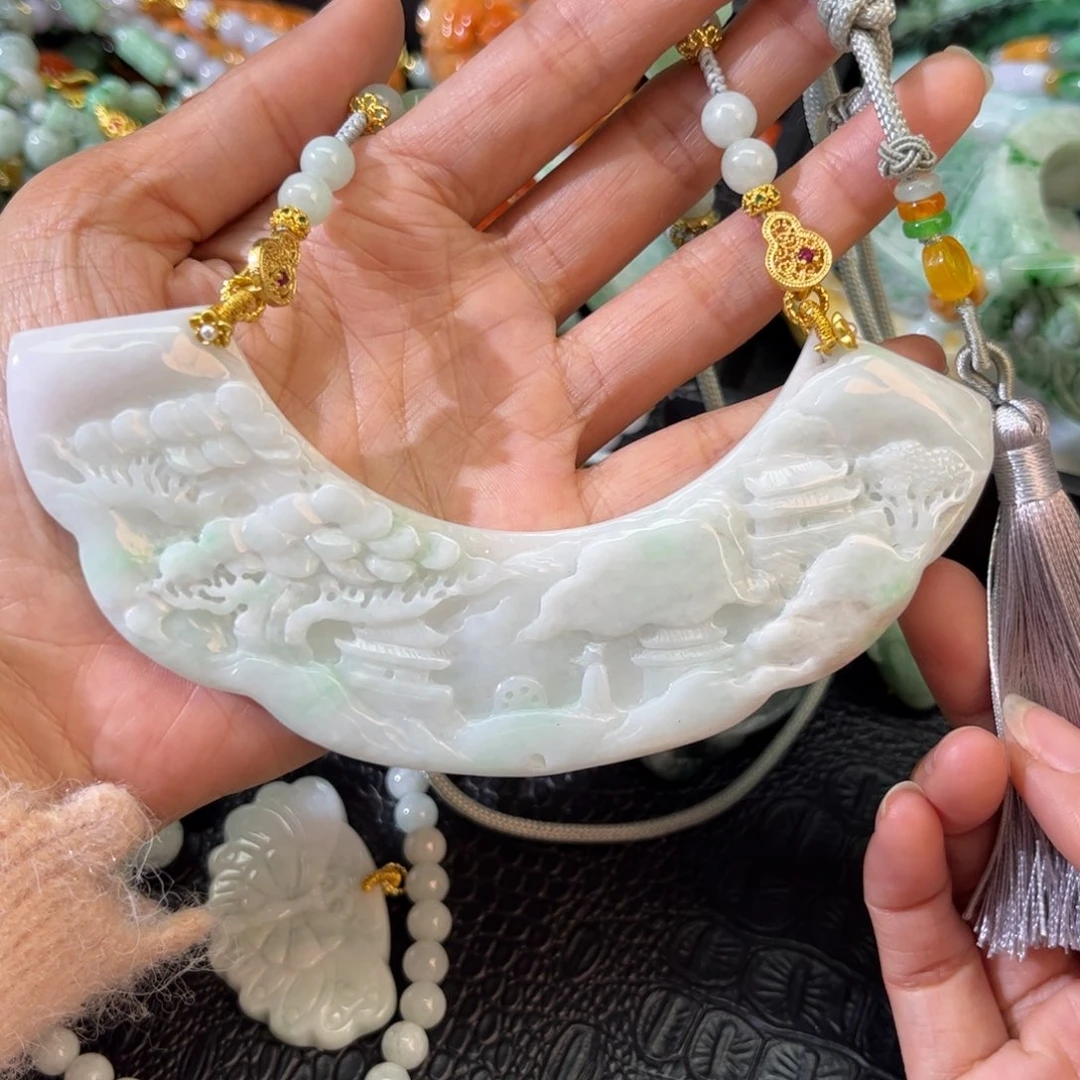 翡翠颈饰未镶嵌待编款